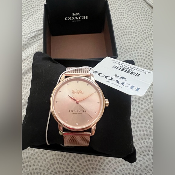 COACH rose gold watch BRAND NEW WITH TAGS!! - Picture 2 of 5